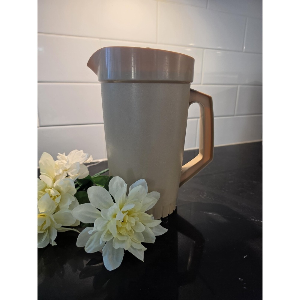 Tupperware Vintage 2 Quart Pitcher Tan 800 Push Button Lid 1970s Servalier Retro